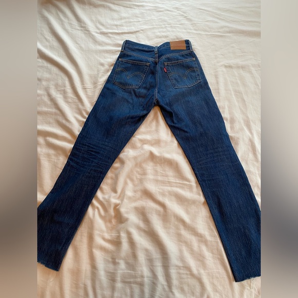 Cute Levi jeans - Picture 6 of 6